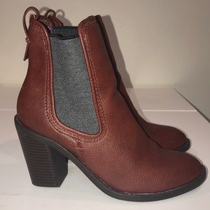 🔴SOLD🔴Merona burgundy ankle boots